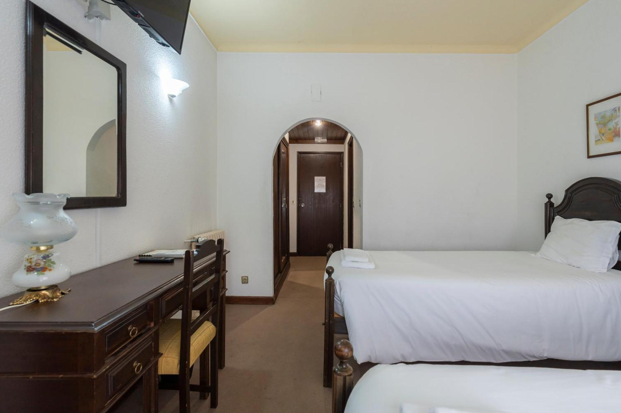 Lavanda Hotel Mira Serra Селорико да Бейра Екстериор снимка