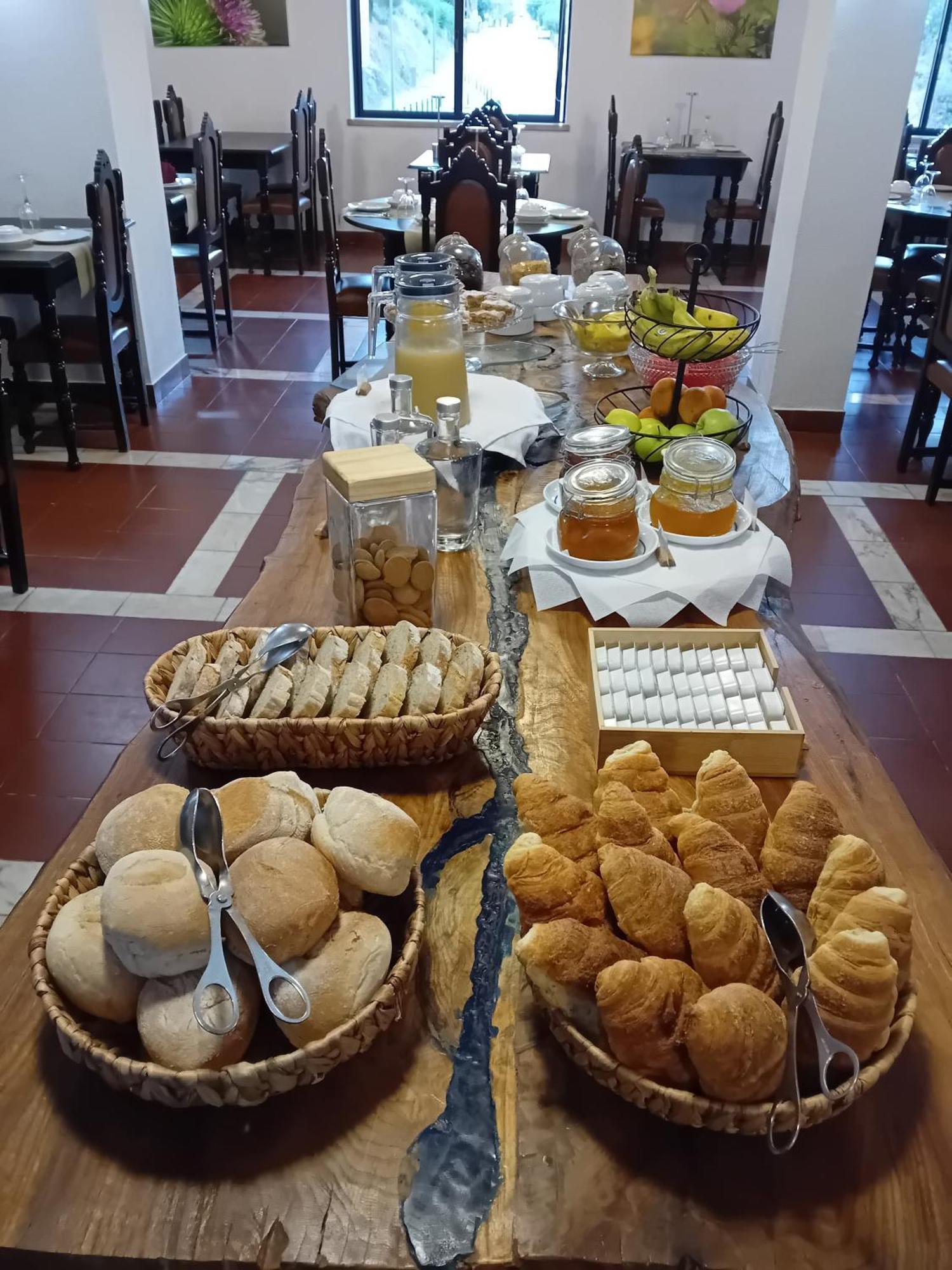 Lavanda Hotel Mira Serra Селорико да Бейра Екстериор снимка